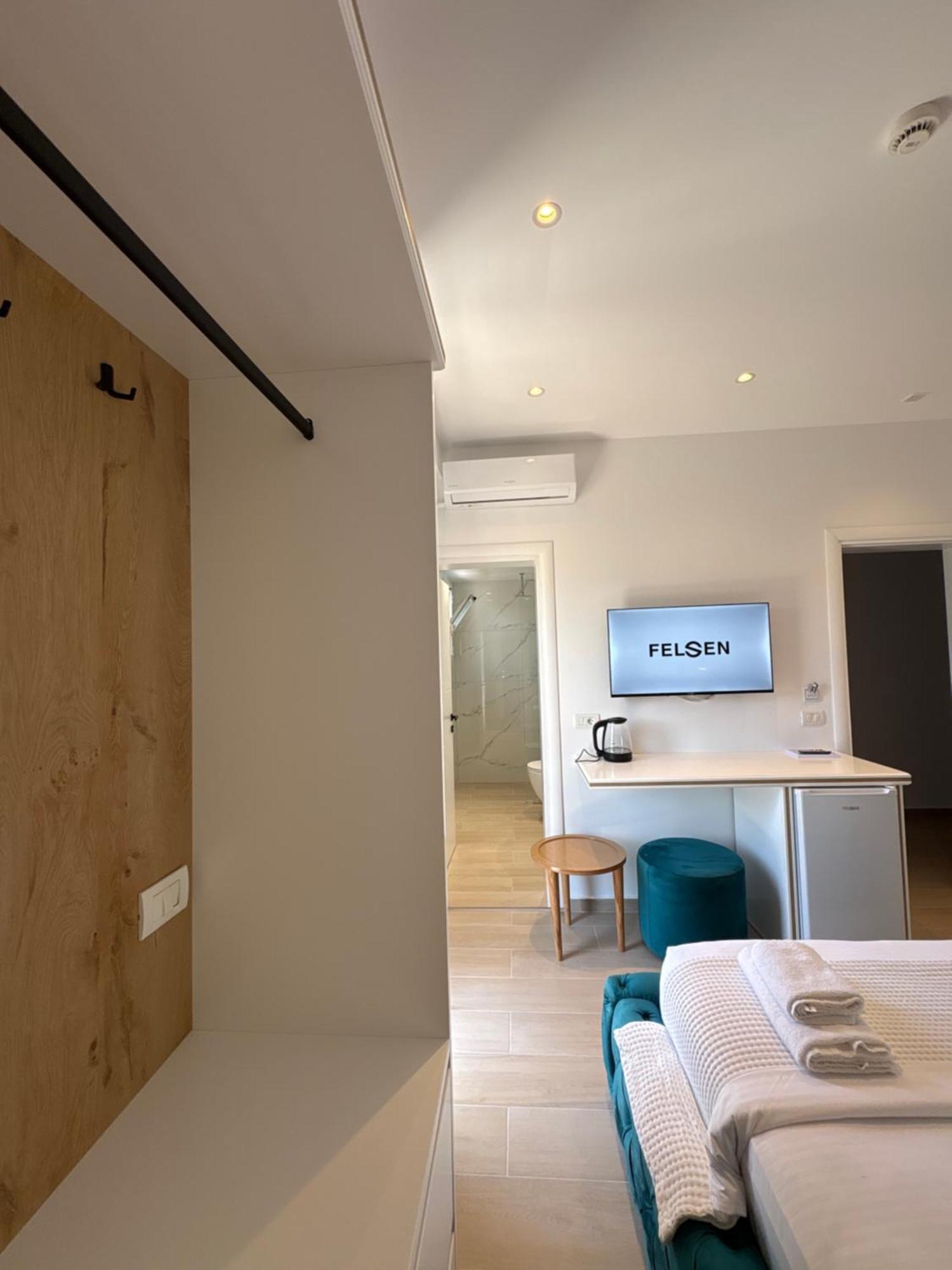 Xhonis Apartments Ксамил Екстериор снимка