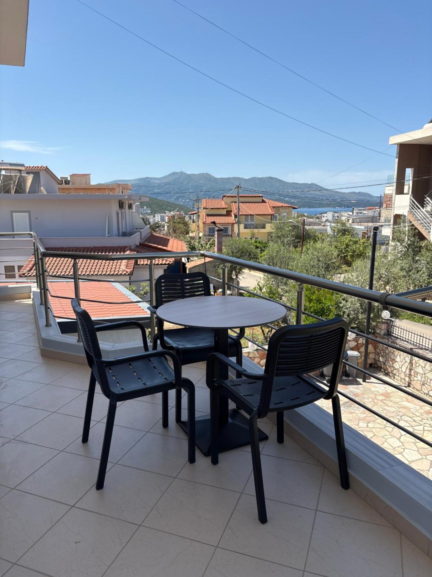 Xhonis Apartments Ксамил Екстериор снимка