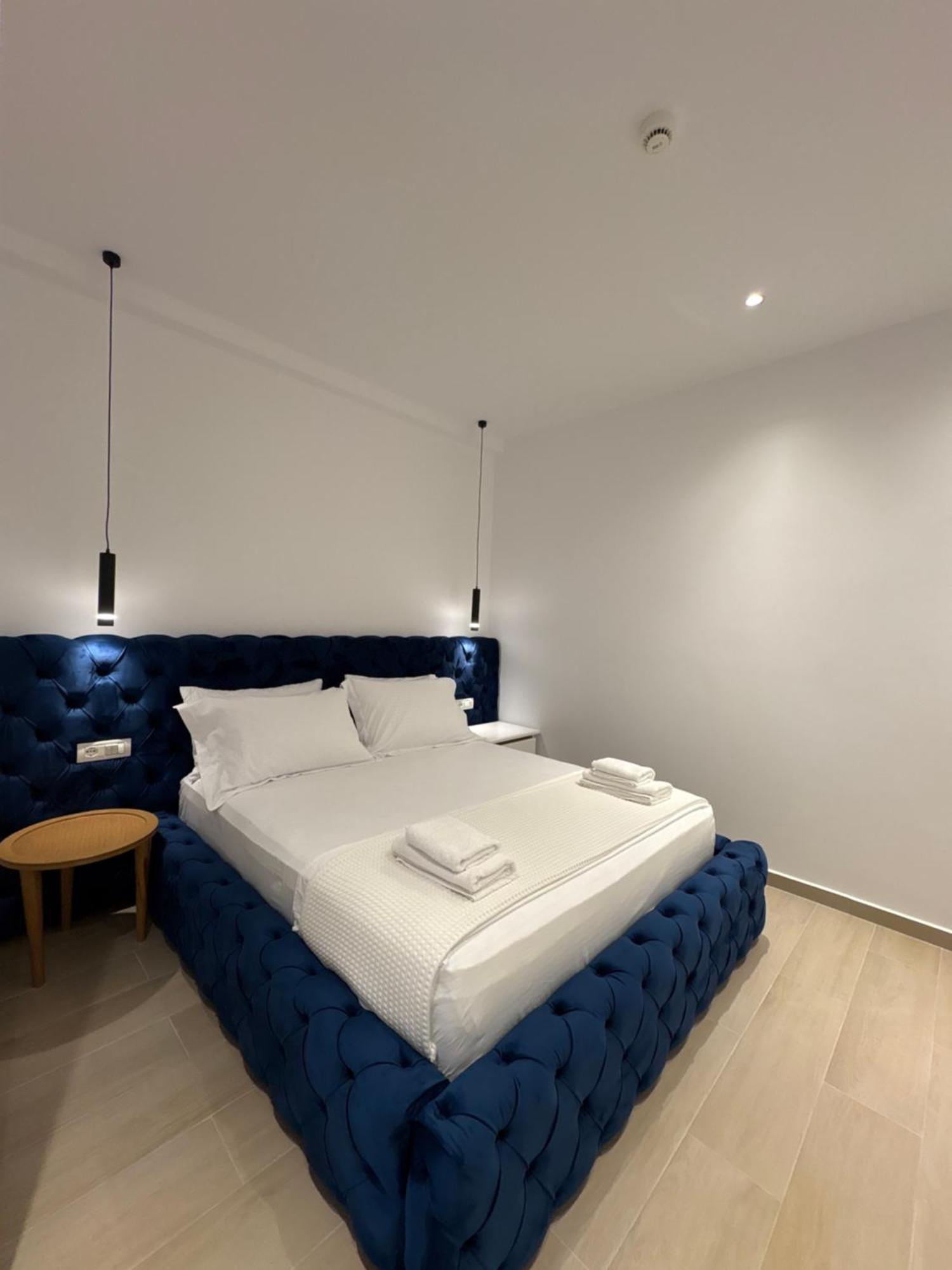 Xhonis Apartments Ксамил Екстериор снимка